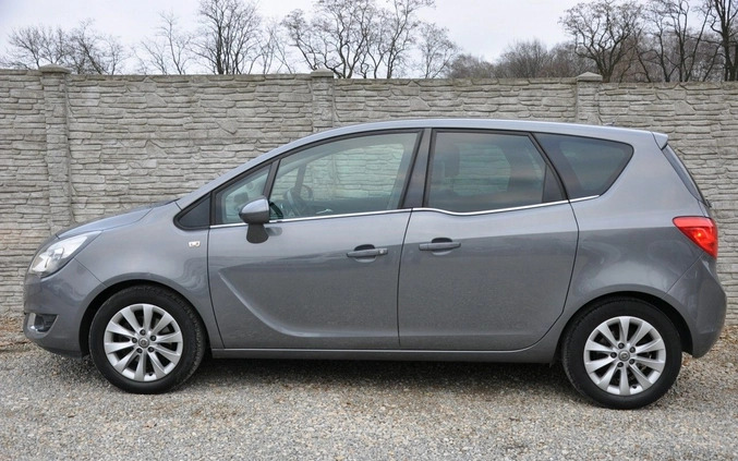 Opel Meriva cena 34800 przebieg: 99000, rok produkcji 2015 z Zwierzyniec małe 121